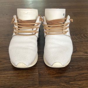ESSEutESSE Fringe Sneakers